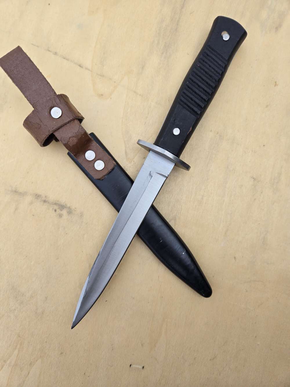 WW1 or WW2 German trench knife for reenactment or??-img-0