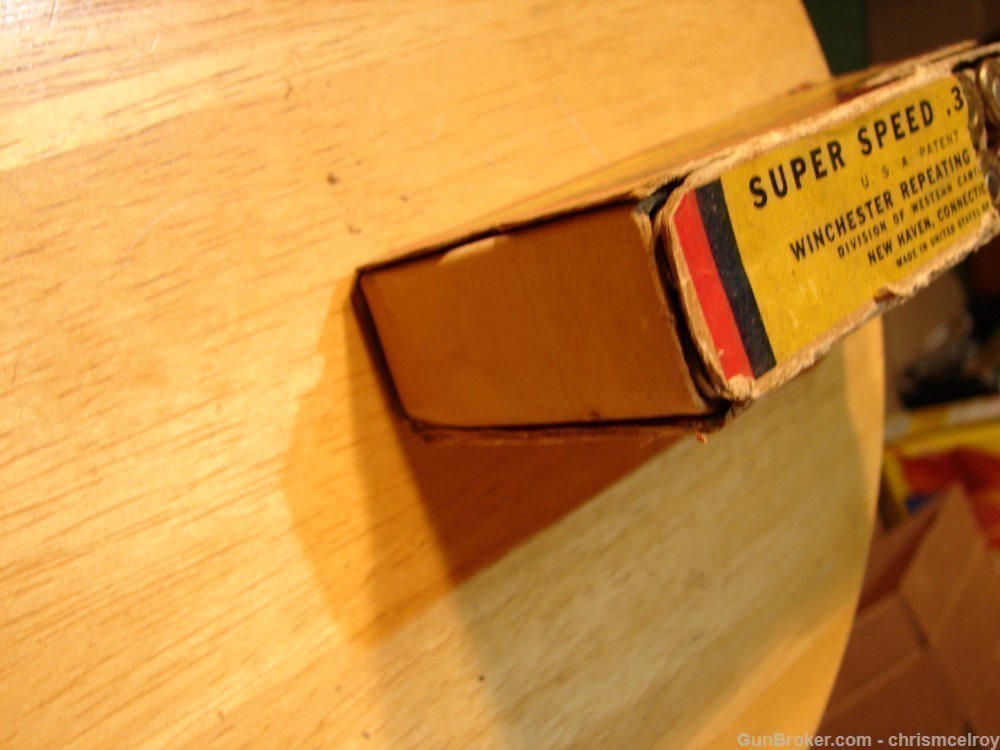 WINCHESTER 303 SAVAGE FACTORY AMMO 20 ROUNDS 190 GRN BOX IN BAD SHAPE-img-12