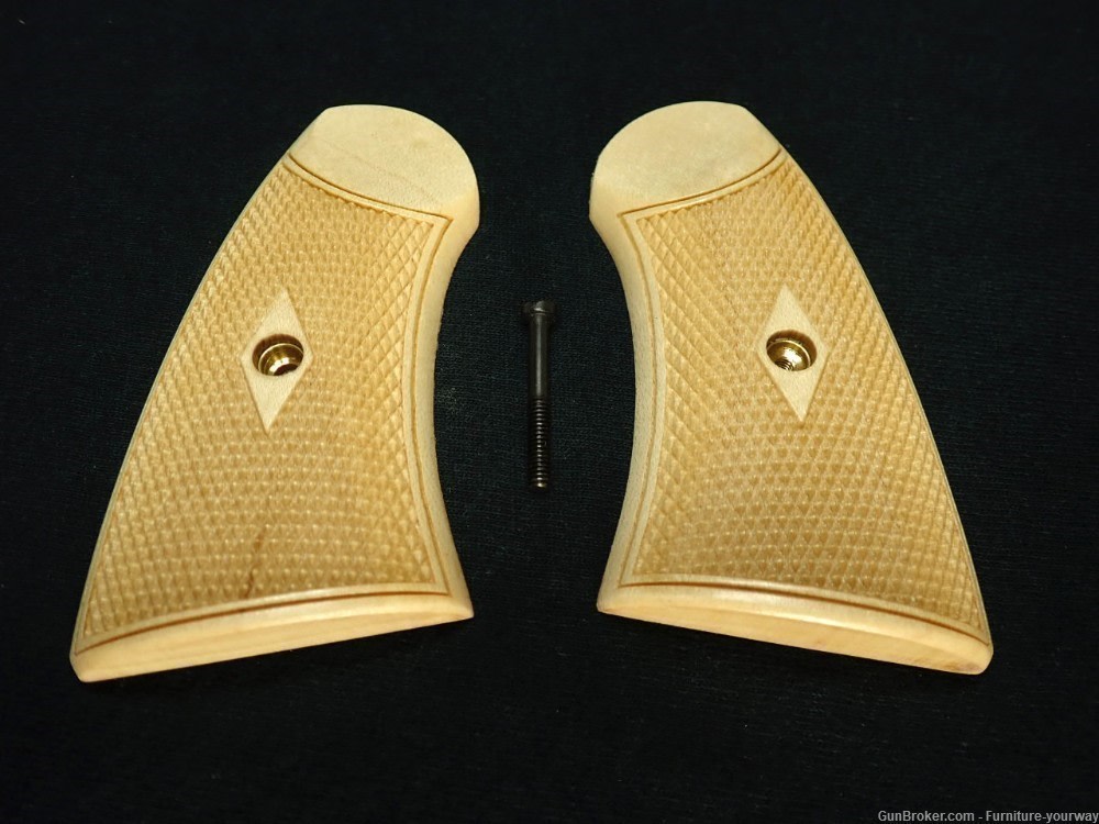 Maple Checker Uberti Schofield Grips Checkered Engraved Textured-img-0