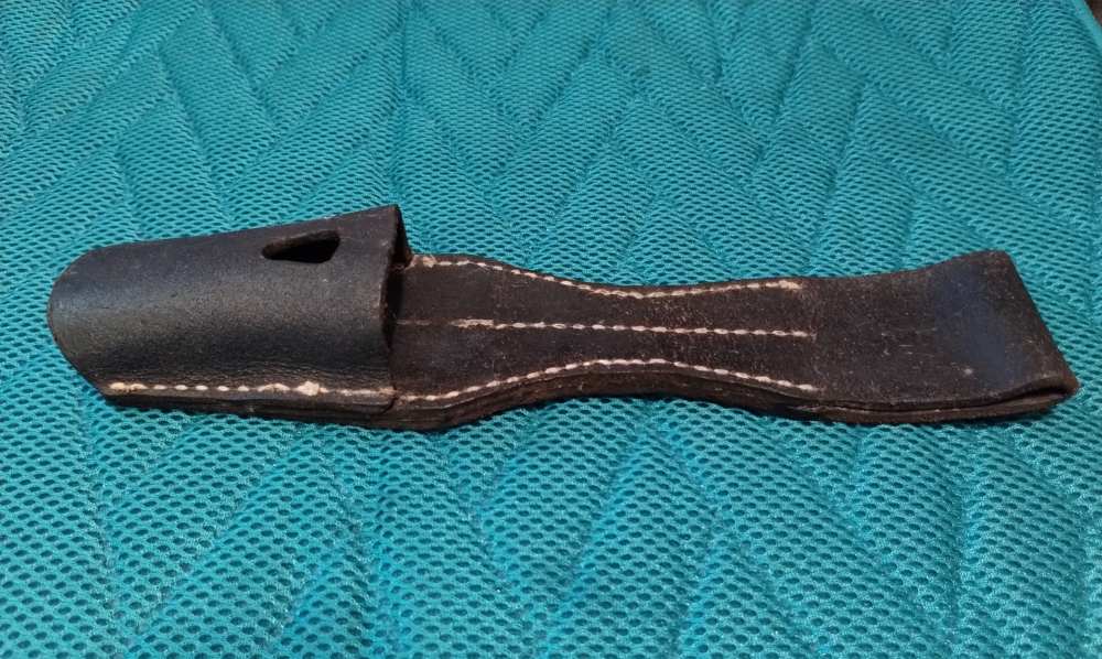 German K98 leather bayonet frog, nice!-img-2