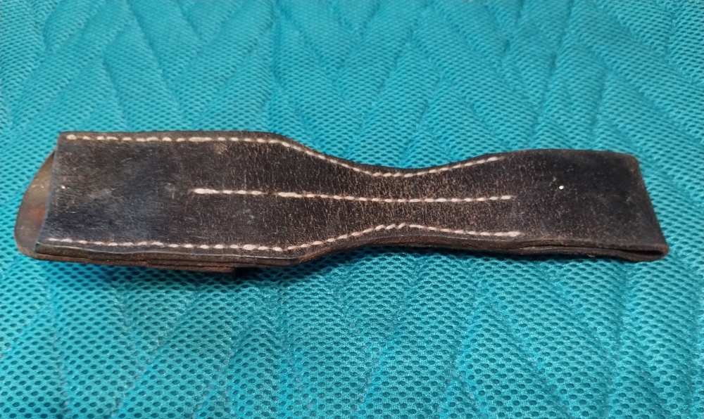 German K98 leather bayonet frog, nice!-img-1