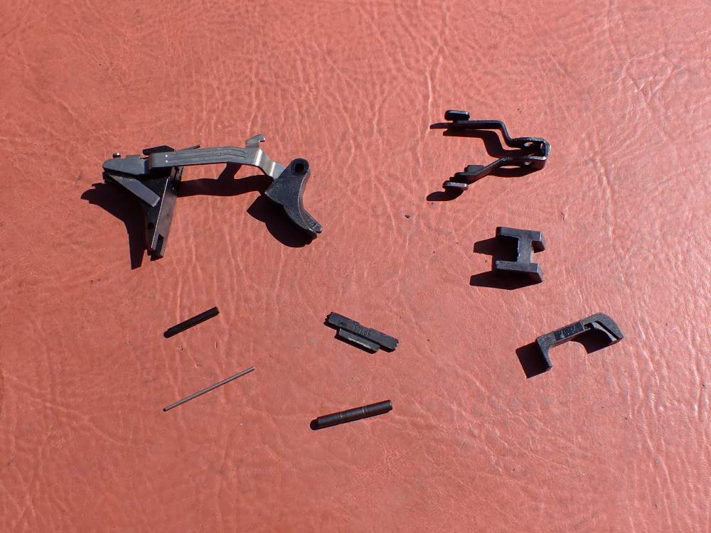 GLOCK MODEL 44 FULLSIZE .22LR FACTORY PISTOL PARTS KIT SET-img-122