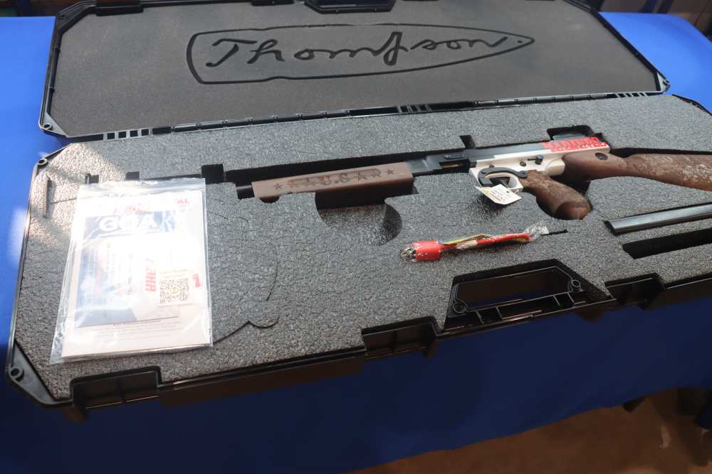 Auto Ordnance MARINE COMMEMORATIVE Thompson Rifle 45ACP M1 1927 TOMMY GUN-img-31