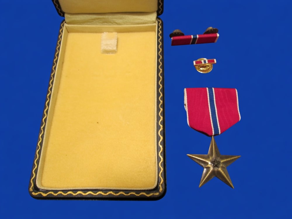 Vietnam Viet Nam War Bronze Star Medal with Case-img-1