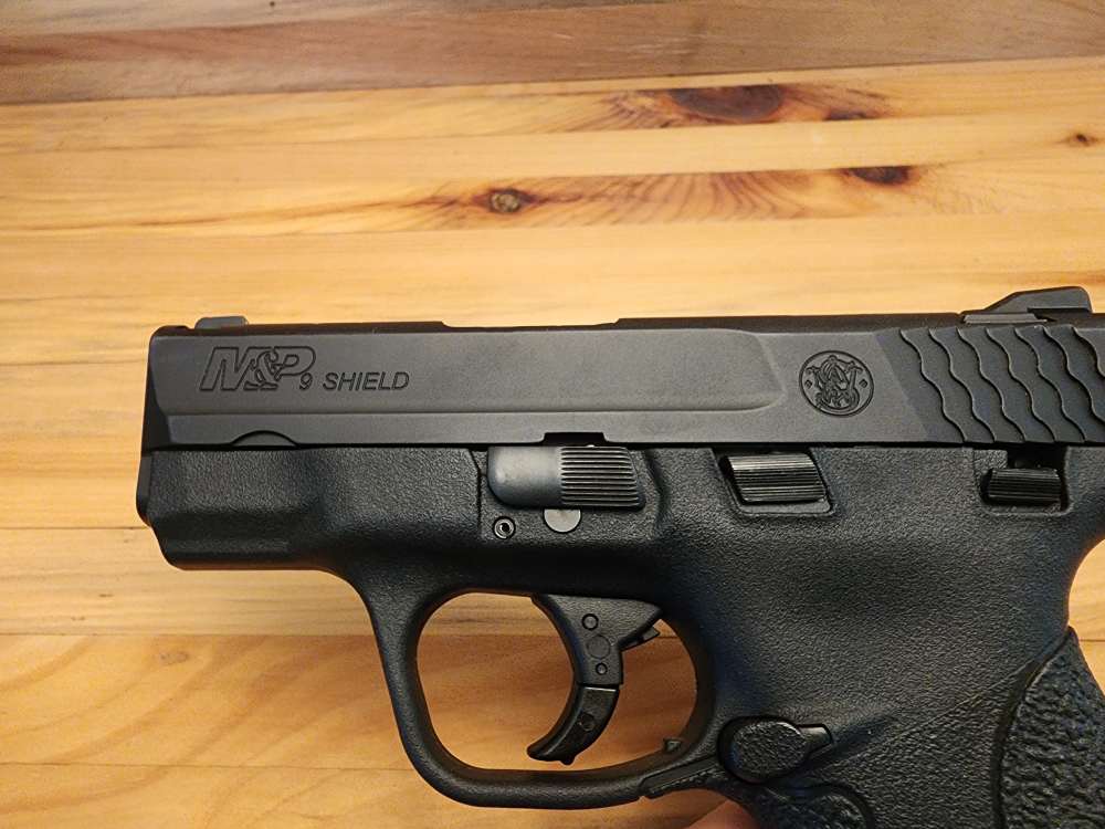 S&W M&P 9 Shield-img-4