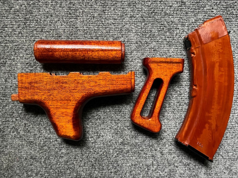Custom M70 Rear Fin Hand Guard Set With Matching Skeletonized Pistol Grip-img-4