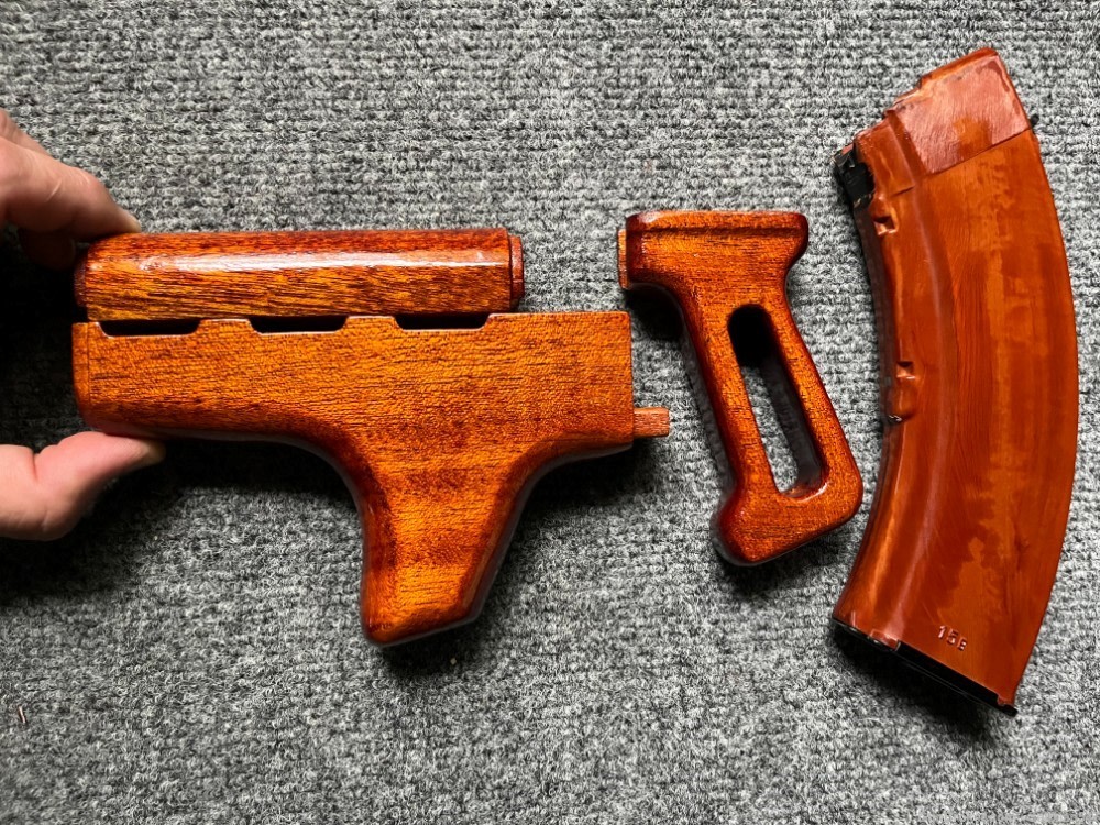 Custom M70 Rear Fin Hand Guard Set With Matching Skeletonized Pistol Grip-img-0