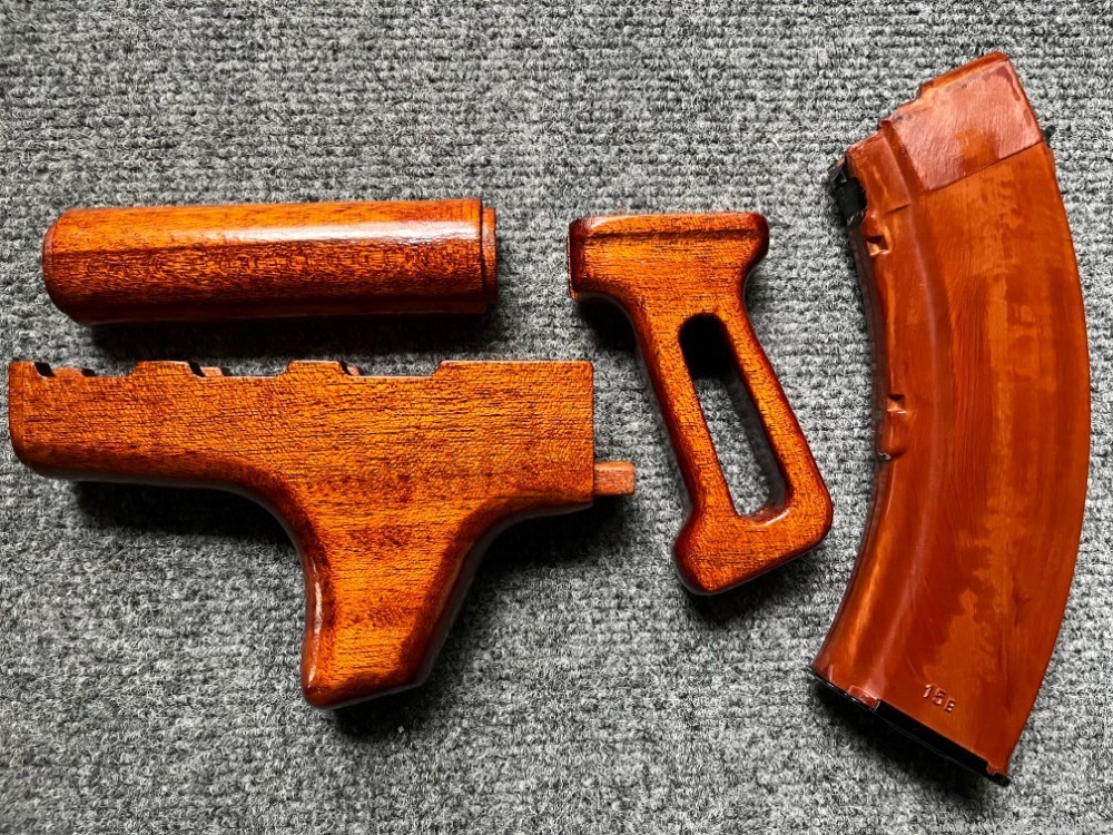 Custom M70 Rear Fin Hand Guard Set With Matching Skeletonized Pistol Grip-img-2