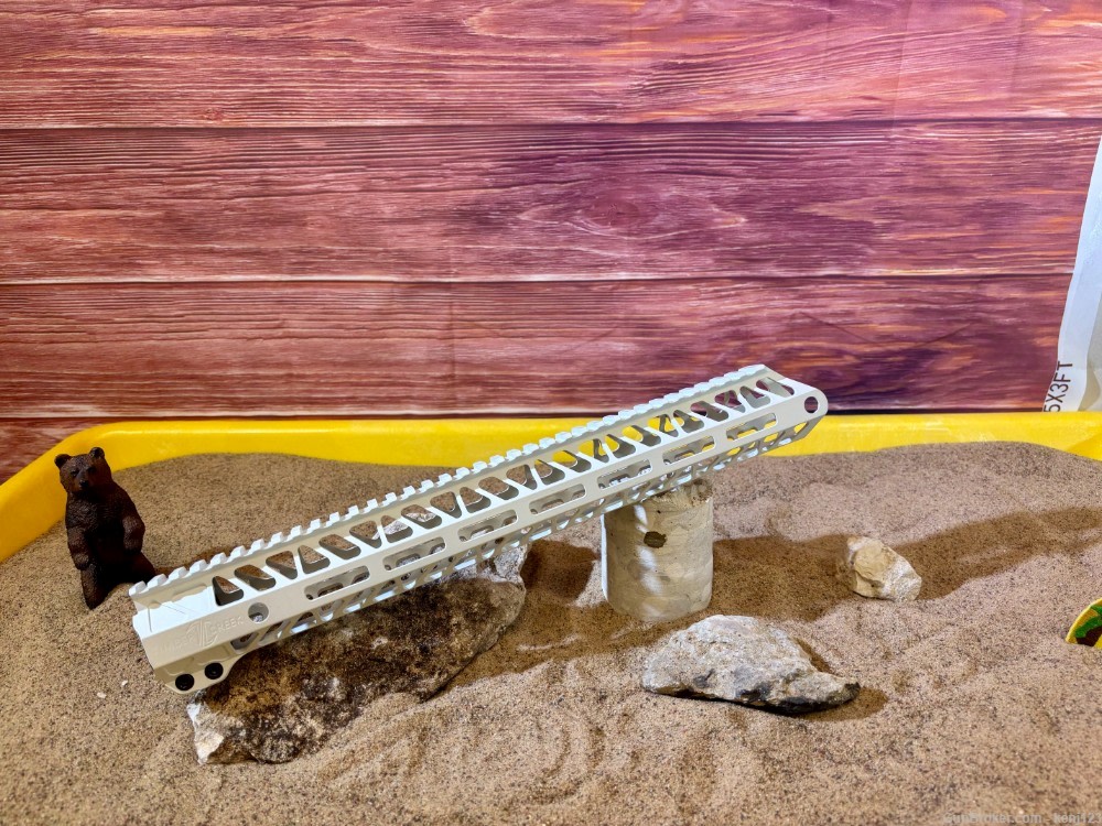 TIMBER CREEK MLOK ENFORCER 15" HANDGUARD WHITE-img-1