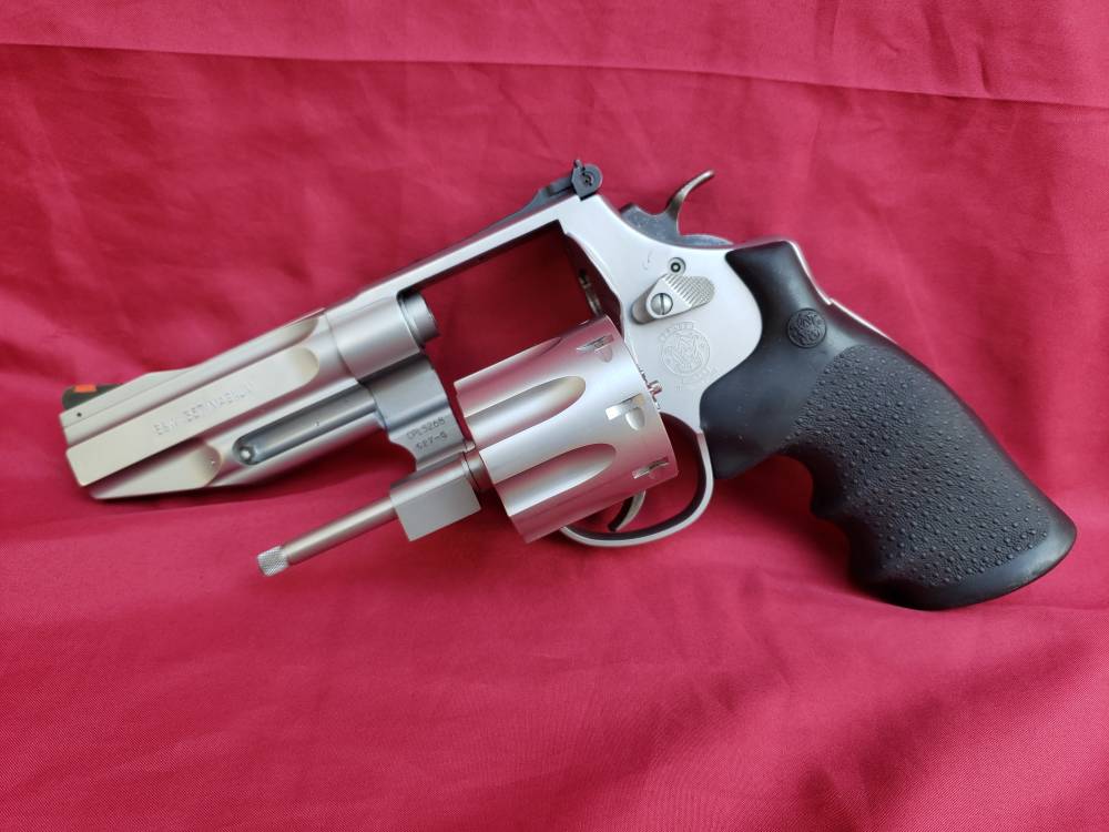 Smith & Wesson 627-5 Pro Series 4" bbl - Excellent - w/Box-img-31