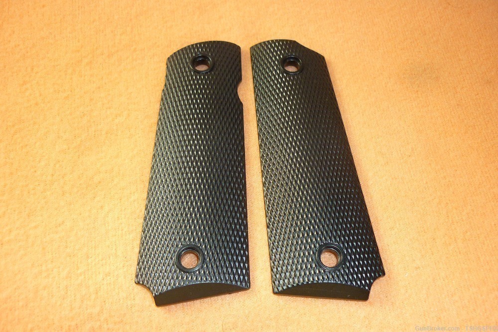 Colt 1911 Grip full size Panels Black  -img-0