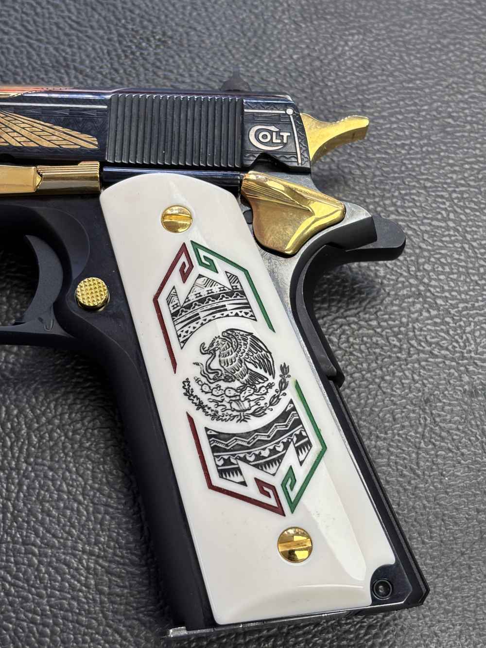 NIB COLT GOVERNMENT SERIES 70 BANDERA DE MEXICO 38 SUPER. NO RESERVE -img-7