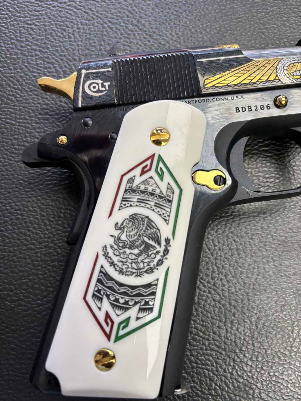 NIB COLT GOVERNMENT SERIES 70 BANDERA DE MEXICO 38 SUPER. NO RESERVE -img-4