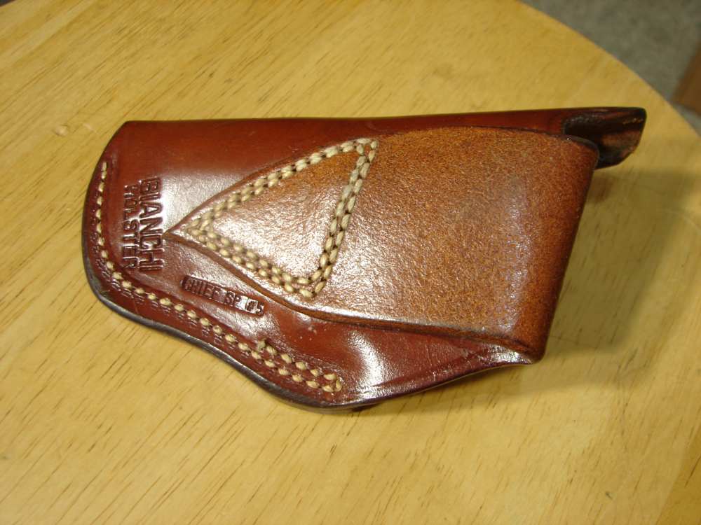S&W J FRAME HOLSTER BY BIANCHI RT HAND UP TO 2" CENTENIAL AND BODY GUARD-img-4