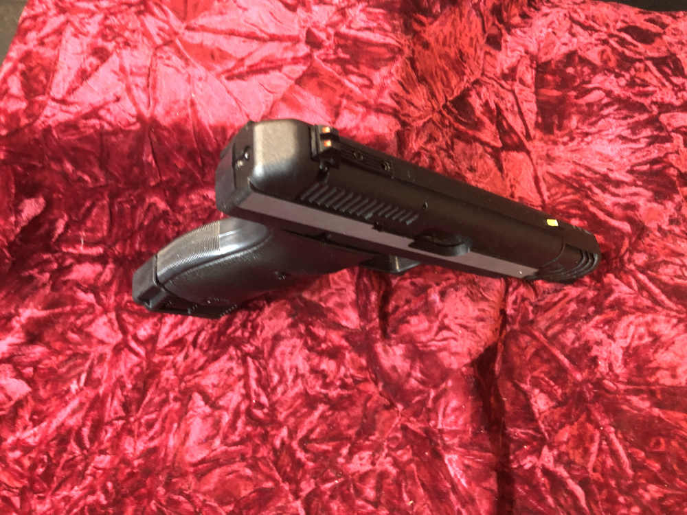 Hi Point CF380 380 ACP Pistol with 1 8Rd and 4 10Rd Magazines-img-4