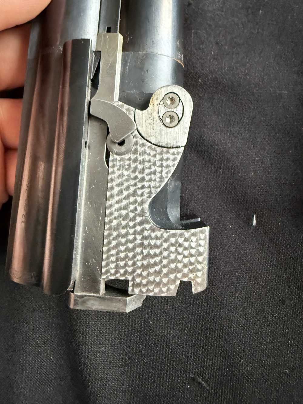 Caesar Guerini Invictus V O/U Shotgun 12 GA  31 13/16" Barrel-img-21