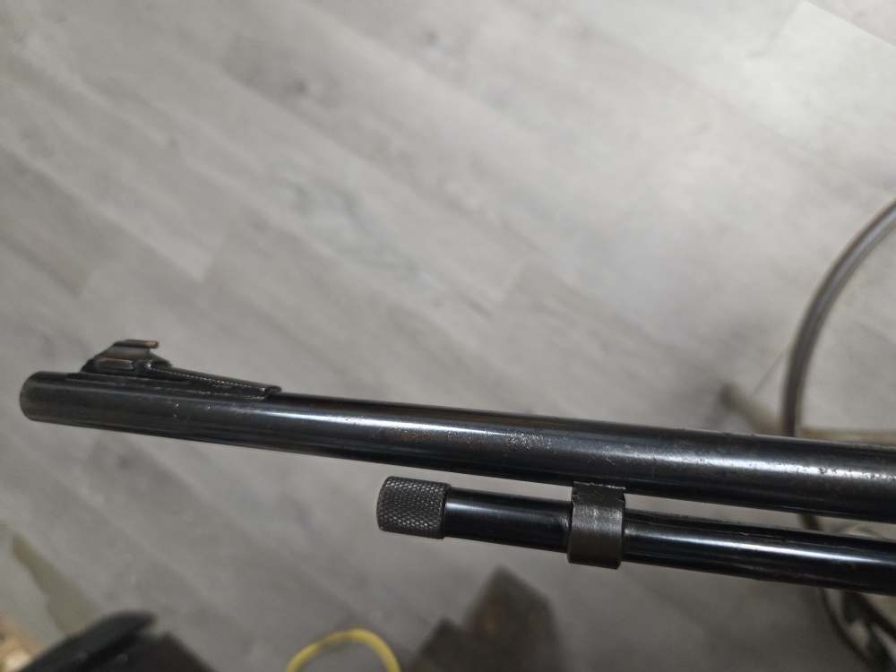 Weatherby Mk XXII .22LR w/Redfield 4X scope-img-16