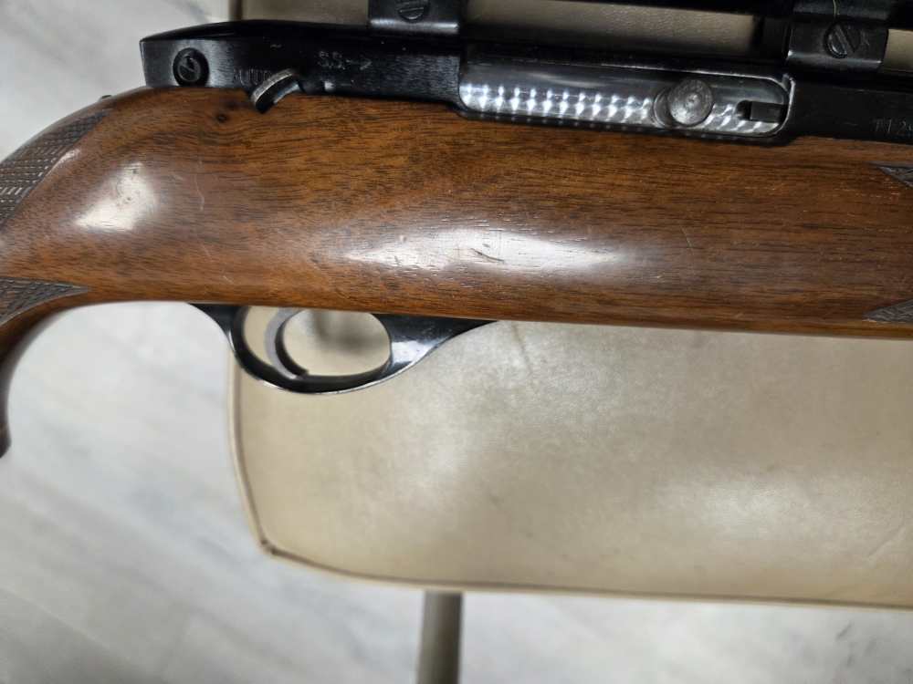 Weatherby Mk XXII .22LR w/Redfield 4X scope-img-13
