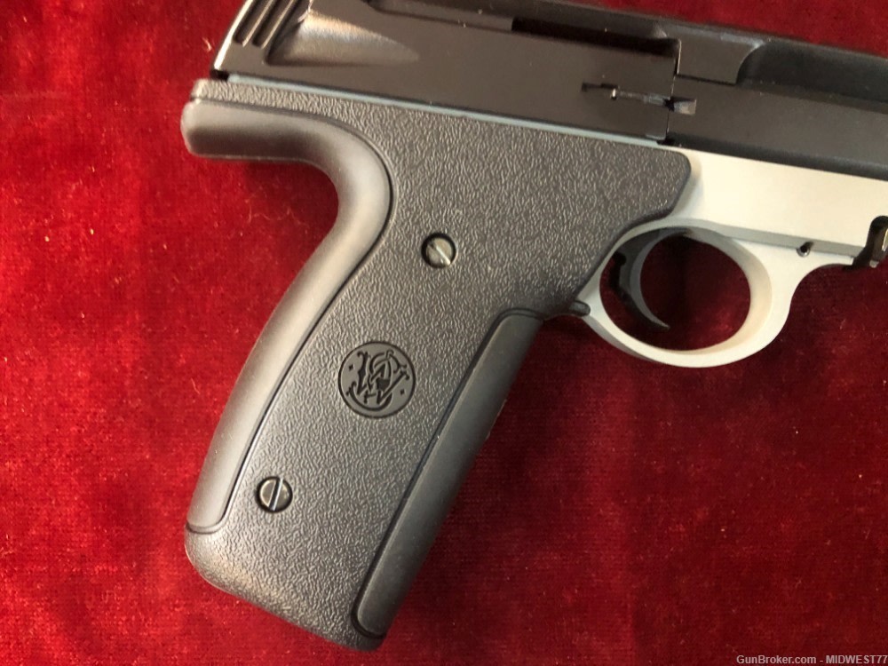 SMITH & WESSON M22A 22LR PISTOL 5.5 In Bbl 2-Tone EXCELLENT Condition-img-1