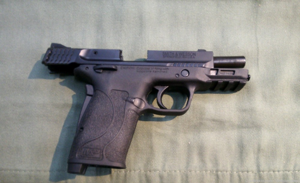 Smith & Wesson Shield EZ .380ACP Semi Auto Pistol-img-3