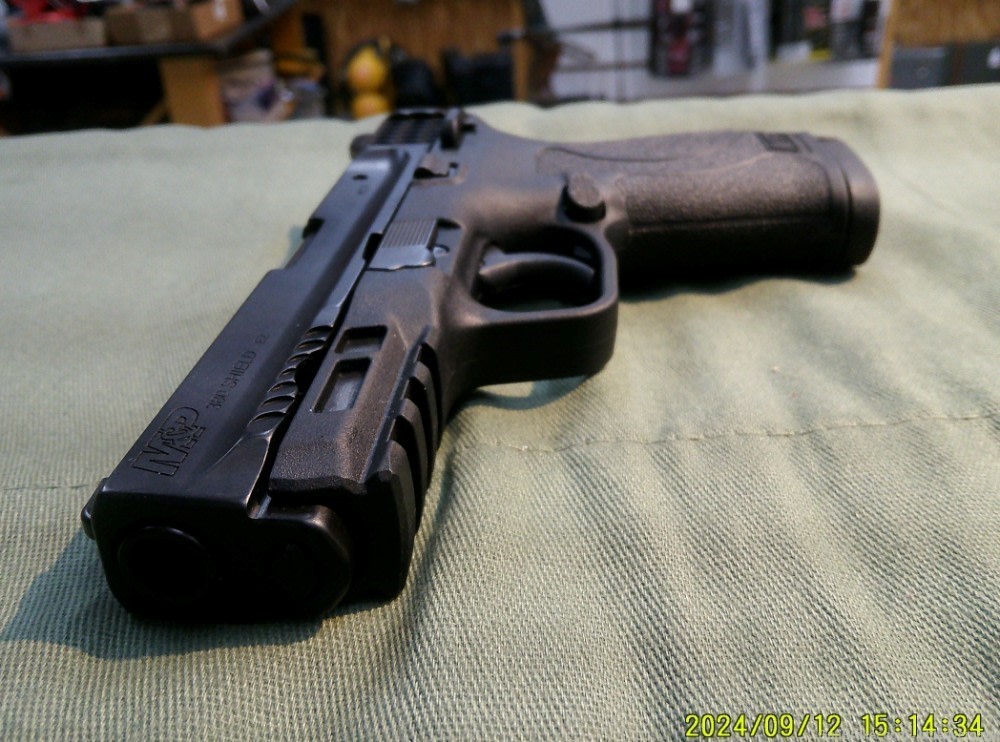 Smith & Wesson Shield EZ .380ACP Semi Auto Pistol-img-5