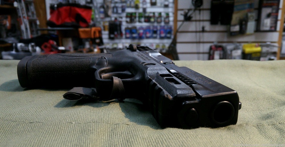 Smith & Wesson Shield EZ .380ACP Semi Auto Pistol-img-8