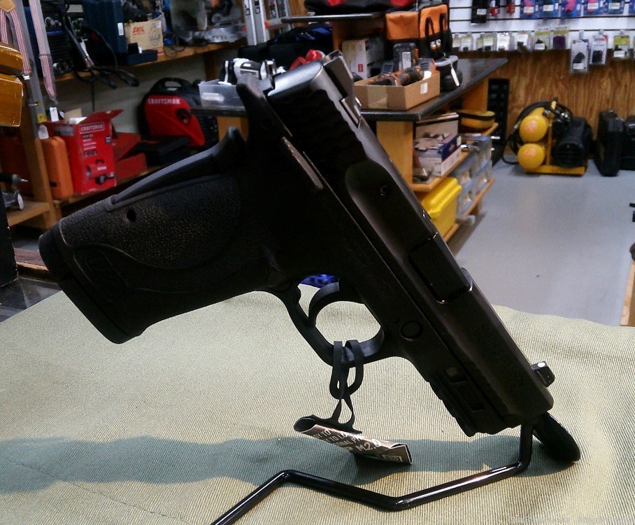 Smith & Wesson Shield EZ .380ACP Semi Auto Pistol-img-7