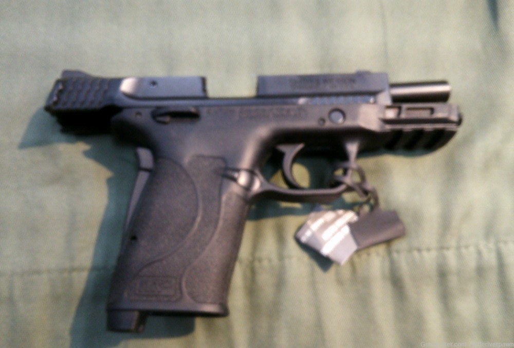 Smith & Wesson Shield EZ .380ACP Semi Auto Pistol-img-4