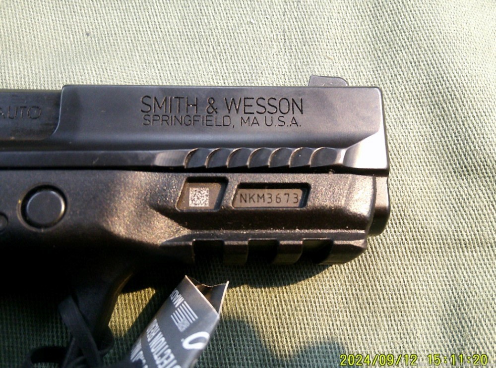 Smith & Wesson Shield EZ .380ACP Semi Auto Pistol-img-10
