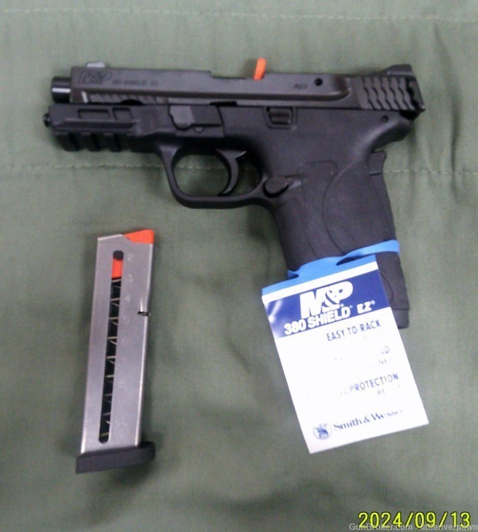Smith & Wesson Shield EZ .380ACP Semi Auto Pistol-img-1