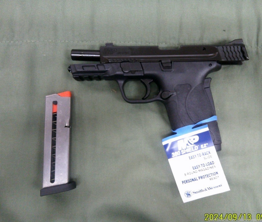 Smith & Wesson Shield EZ .380ACP Semi Auto Pistol-img-2