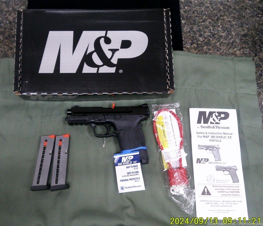Smith & Wesson Shield EZ .380ACP Semi Auto Pistol-img-0
