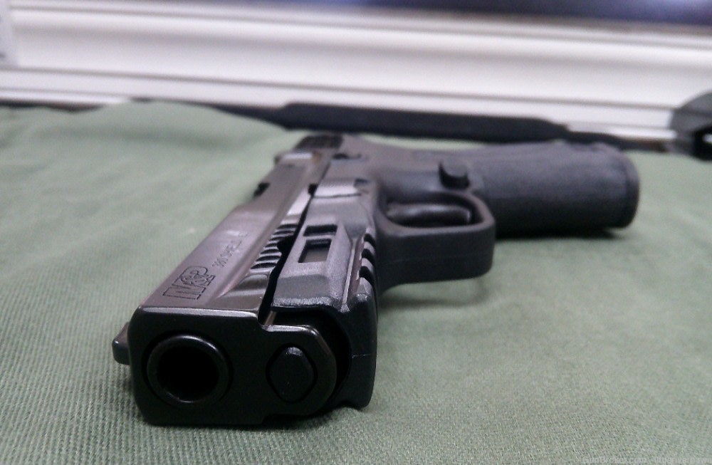 Smith & Wesson Shield EZ .380ACP Semi Auto Pistol-img-8