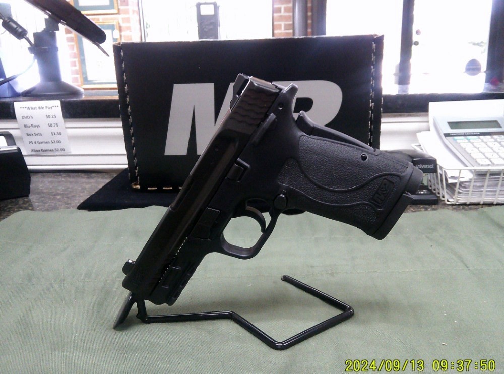 Smith & Wesson M&P2 Shield EZ .380ACP Semi Auto Pistol-img-7