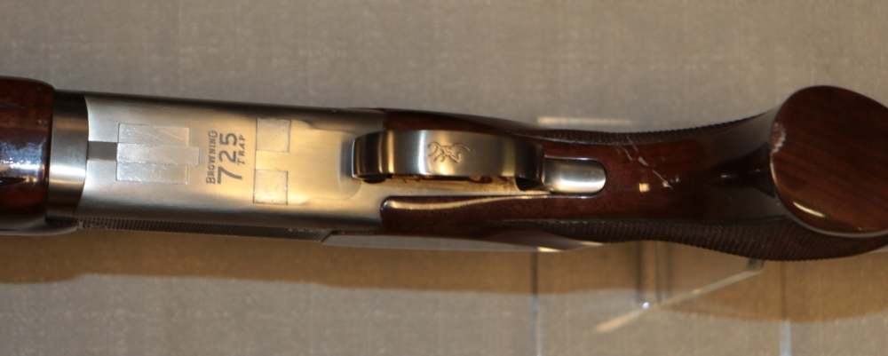 Browning # Citori 725 Trap 12Ga. 30"  Barrel Factory Box & Accessories Used-img-14