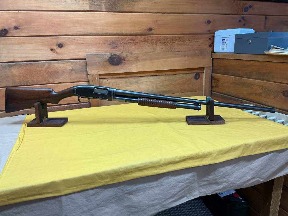 WINCHESTER MODEL-12 PUMP ACTION SHOTGUN 12 GAUGE.-img-4