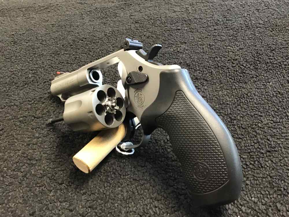 SMITH & WESSON 66 357MAG-img-2