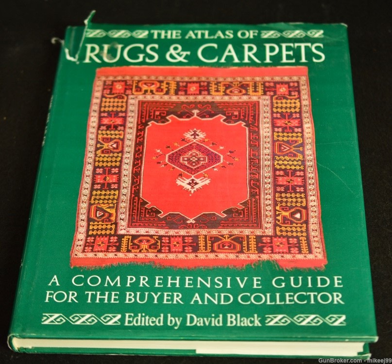 THE ATLAS OF RUGS & CARPETS by David Black-img-0