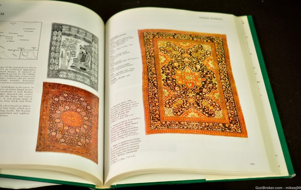 THE ATLAS OF RUGS & CARPETS by David Black-img-1