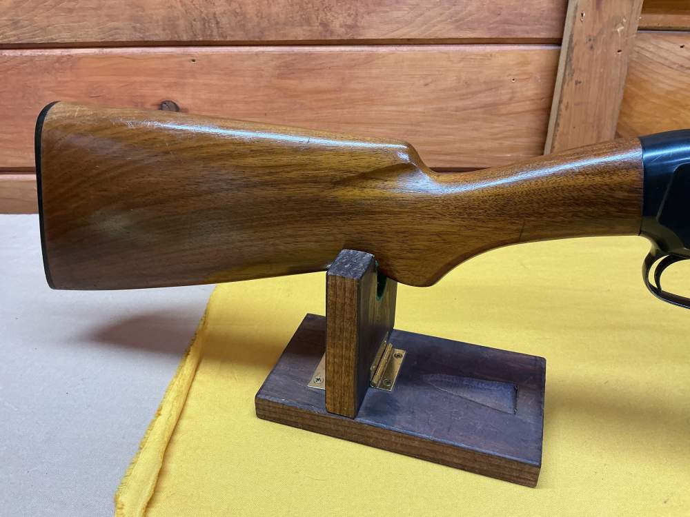 WINCHESTER MODEL-12 PUMP ACTION SHOTGUN.  12 GAUGE.-img-1