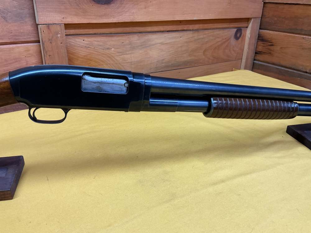 WINCHESTER MODEL-12 PUMP ACTION SHOTGUN.  12 GAUGE.-img-3