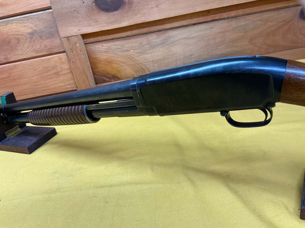 WINCHESTER MODEL-12 PUMP ACTION SHOTGUN.  12 GAUGE.-img-7