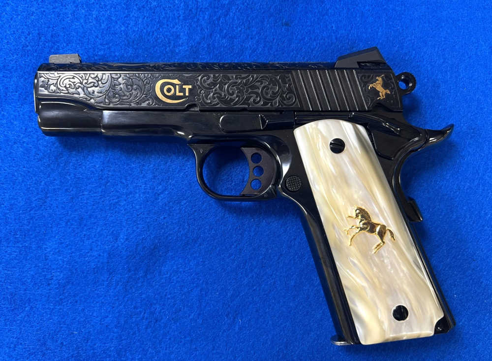Colt Commander .38 Super - "Los Hizo Iguales" Serial Number 013 -img-1