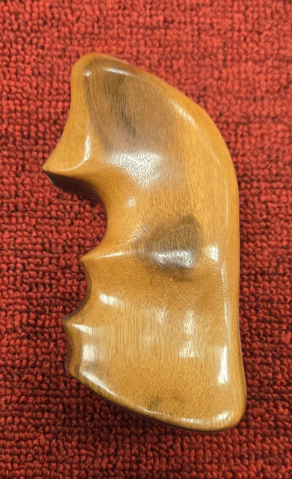 Hogue Ruger SBH Square Trigger Guard Grips Goncalo Alves 2606LM42003SN*N-img-3