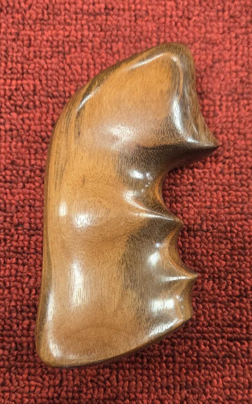 Hogue Ruger SBH Square Trigger Guard Grips Goncalo Alves 2606LM42003SN*N-img-1
