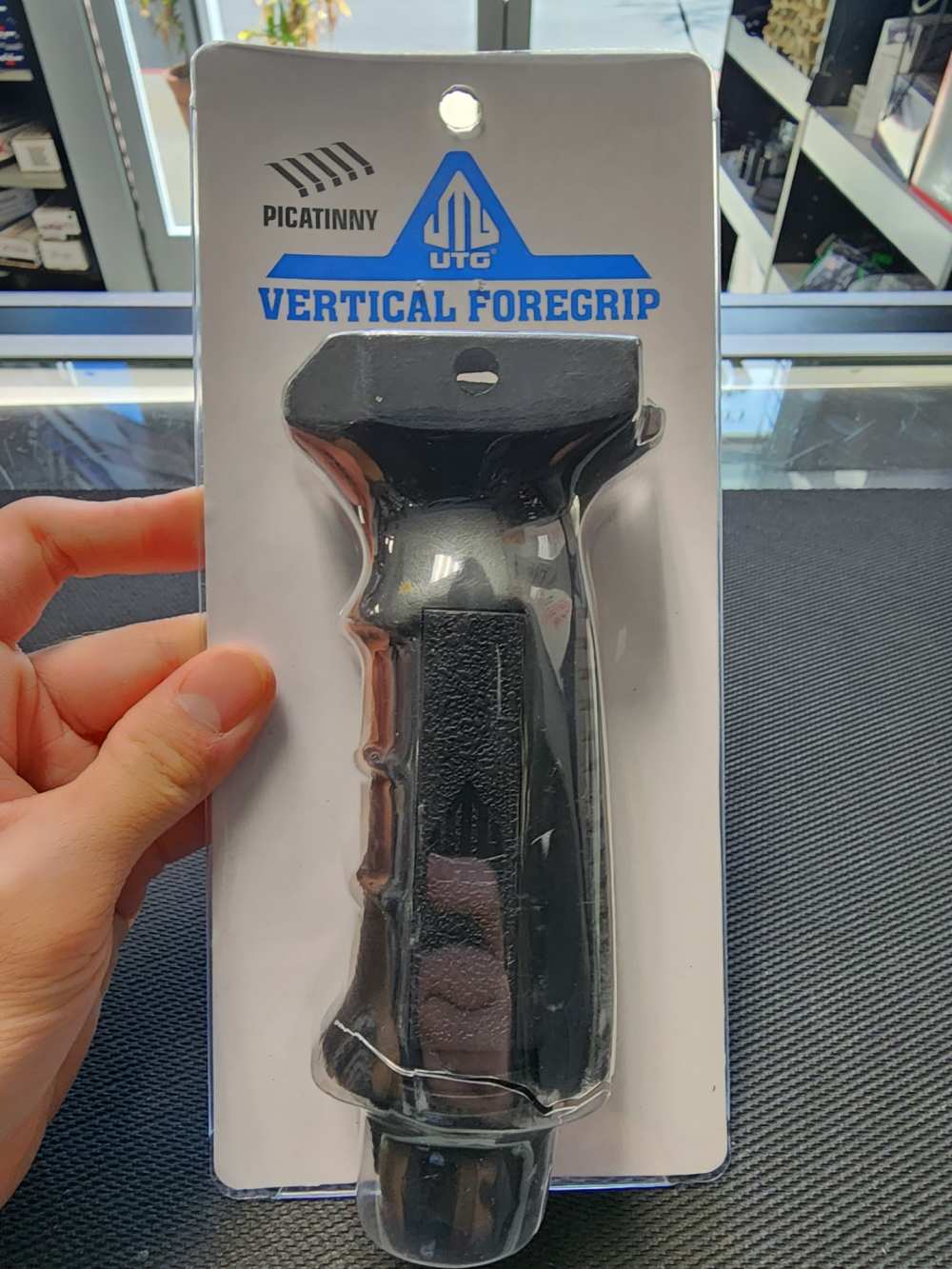 UTG Brand Vertical Foregrip (Color Black)-img-0