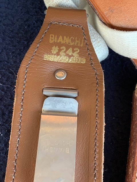 VINTAGE SAFARILAND MODEL 100 LARGE AUTOMATIC SHOULDER HOLSTER-img-2