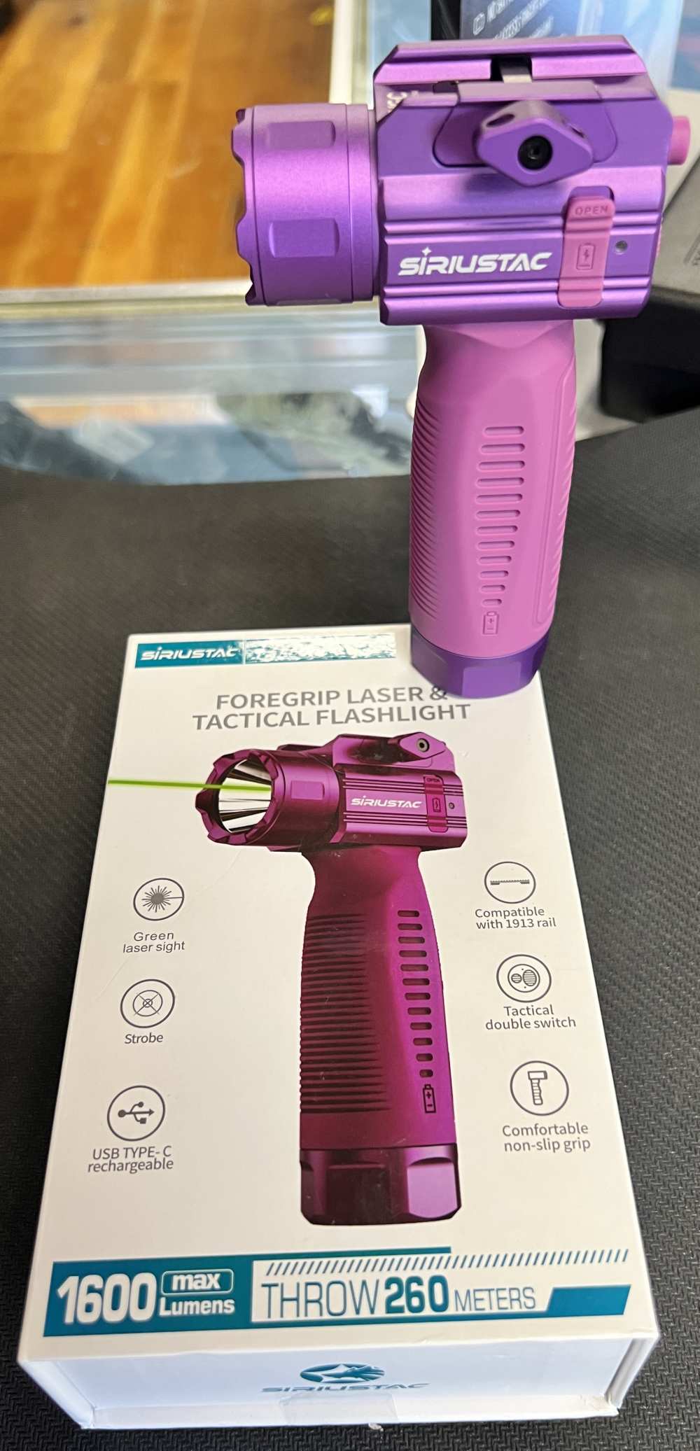 SiRiUSTAC VGC 1600 Lumen LED Rechargeable Fore Handheld Flashlight & Green -img-1