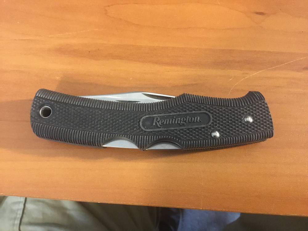 Remington 2 blade pocket hunting knife New, unused-img-0