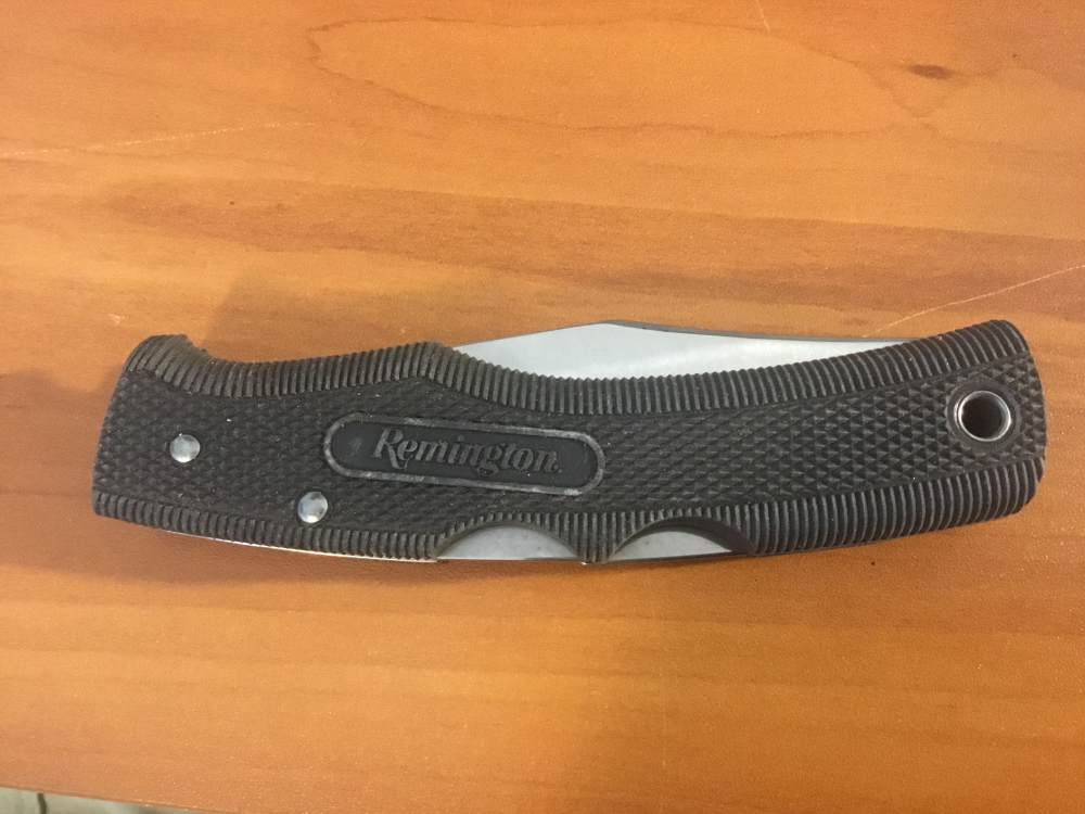 Remington 2 blade pocket hunting knife New, unused-img-1